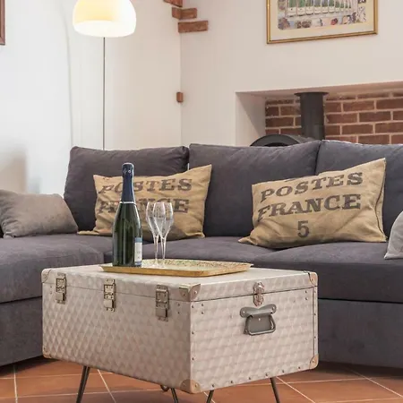 Le Clos Moussy Moussy  Exterior foto